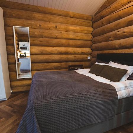 Cozy Log Cabin By Invisible Forest Lodge Рованіемі Екстер'єр фото