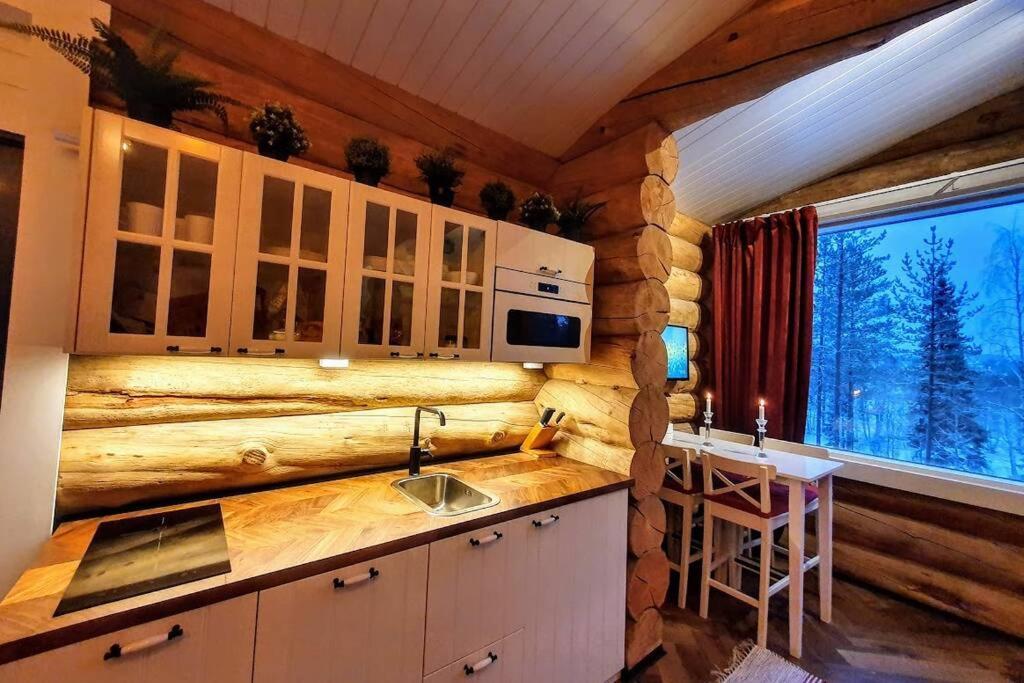 Cozy Log Cabin By Invisible Forest Lodge Рованіемі Екстер'єр фото