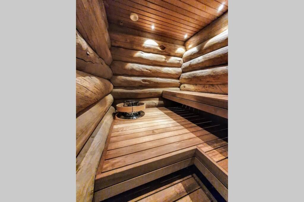 Cozy Log Cabin By Invisible Forest Lodge Рованіемі Екстер'єр фото