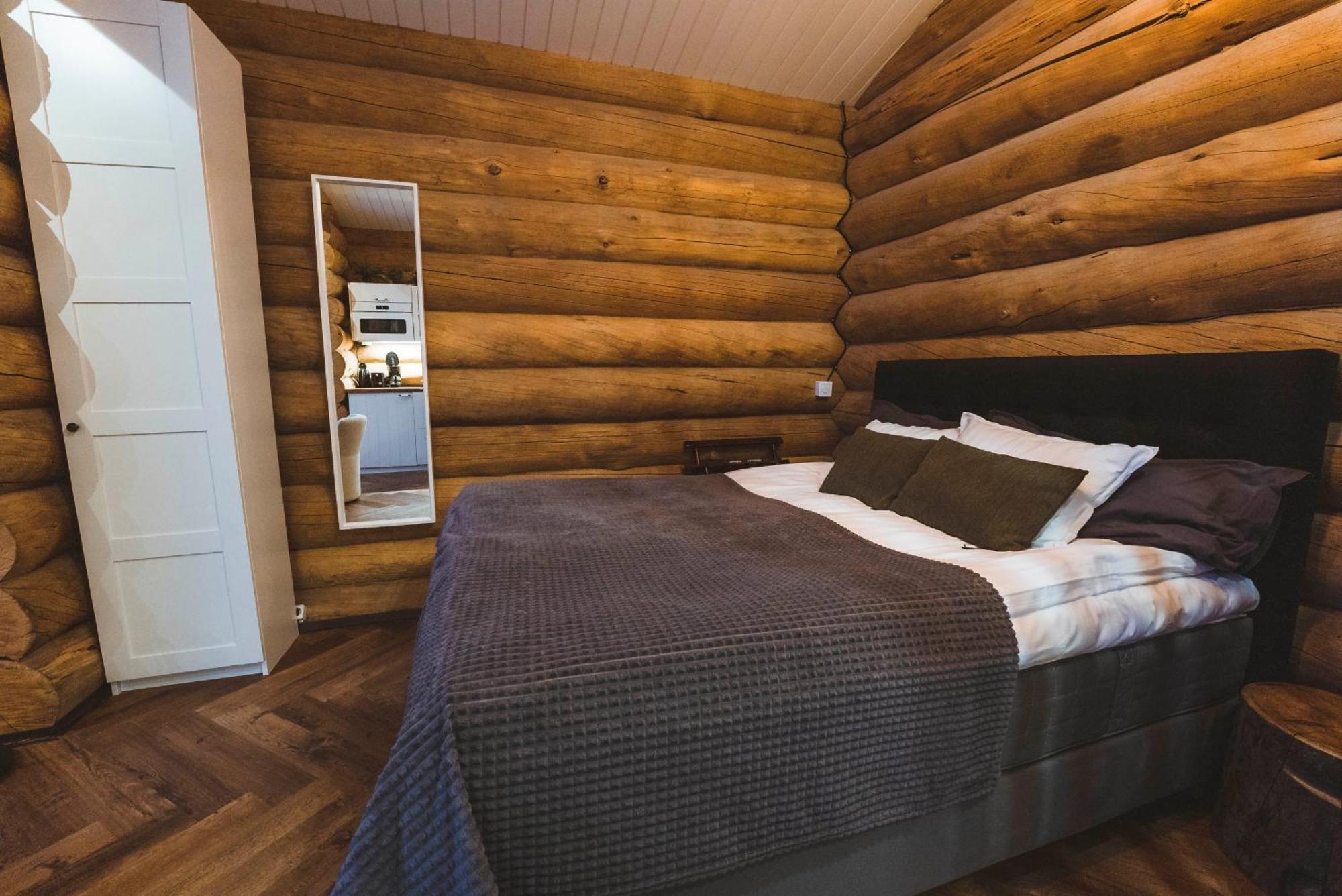 Cozy Log Cabin By Invisible Forest Lodge Рованіемі Екстер'єр фото